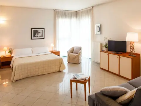 Cosmo Residence - Photo 2