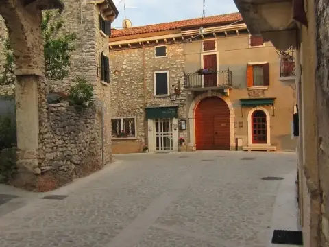 Dalla Rosa Alda - Photo 1