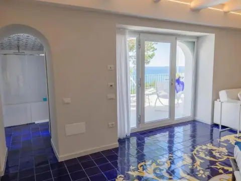 Decori Suites Amalfi Coast - Photo 1