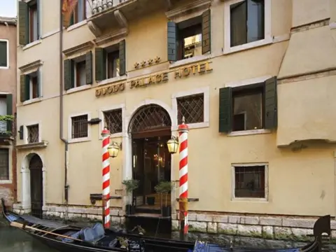 Duodo Palace Hotel - Photo 1