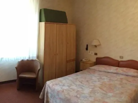 Hotel Eden - Photo 4