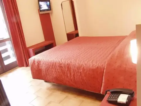 Euro Hotel - Photo 3