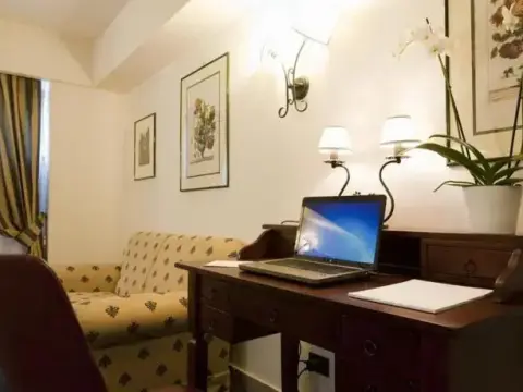 Fedeli Hotel - Photo 2