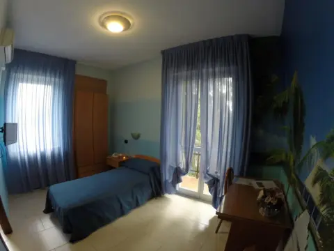 Flying Hotel - Photo 4
