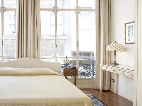 Glamour Apartments - Photo 3