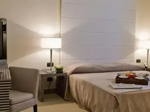 H2C Hotel Napoli - Foto 1