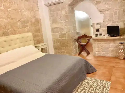 Harbour House - Photo 2