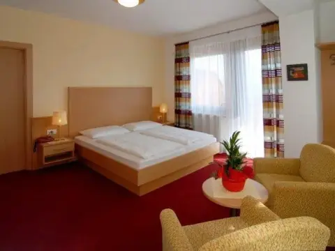 Hotel Römerrast - Photo 1