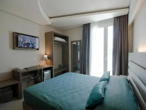 Hermes Hotel - Photo 2