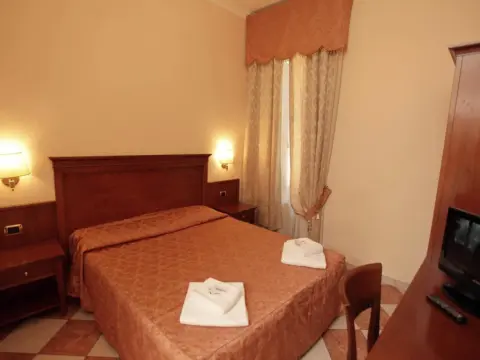 Hollywood Roma - Photo 3