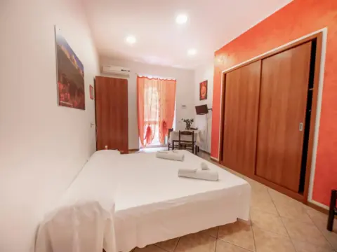 Hortensia House - Photo 1