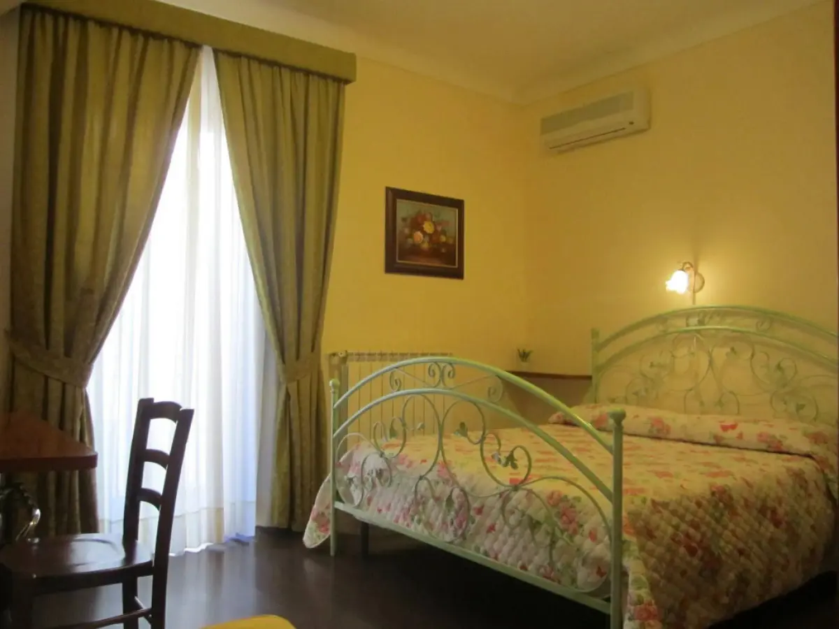 Hostel H24