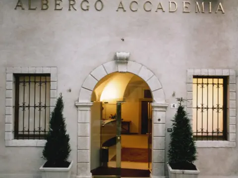 Hotel Accademia Trento - Photo 1