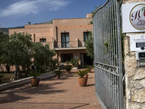 Hotel Achibea - Photo 1