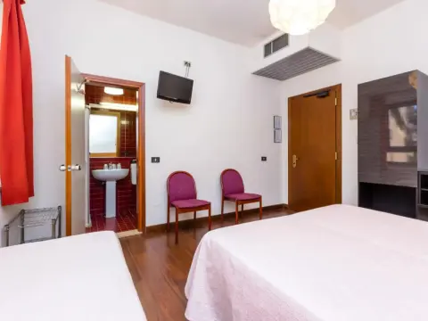 Hotel Adria - Photo 4