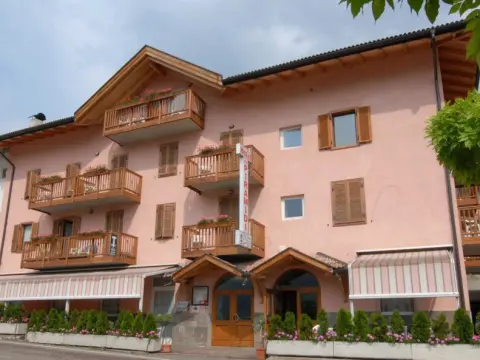 Hotel Alle Piramidi - Photo 1