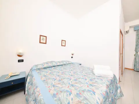 Hotel Antares - Photo 4
