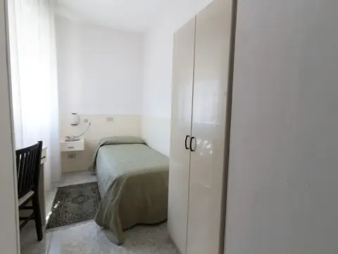 Hotel Aurora - Photo 4