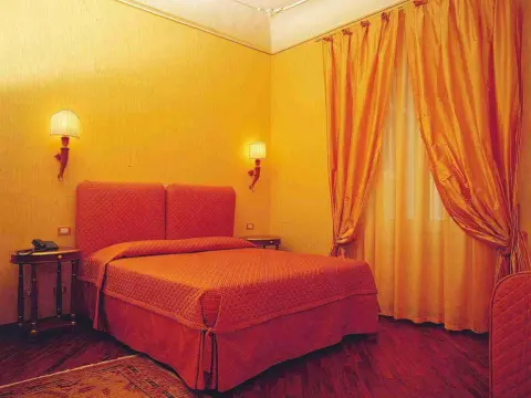 Hotel Aurora - Photo 2