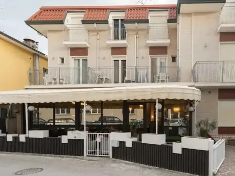 Hotel Avenusta - Photo 1