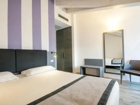 Hotel Bavaria - Photo 4