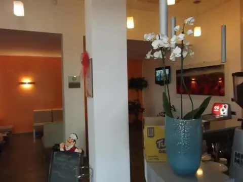 Hotel Bed & Business - Photo 2