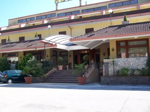 Hotel Belvedere - Photo 1