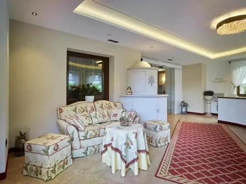 Hotel Belvedere & Paradise Club Center - Photo 4