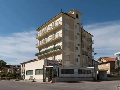 Hotel Belvedere - Photo 1