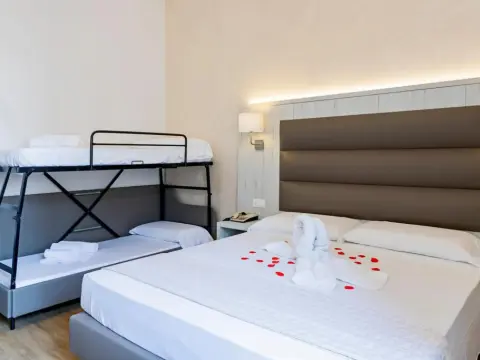 Hotel Biagi - Photo 2