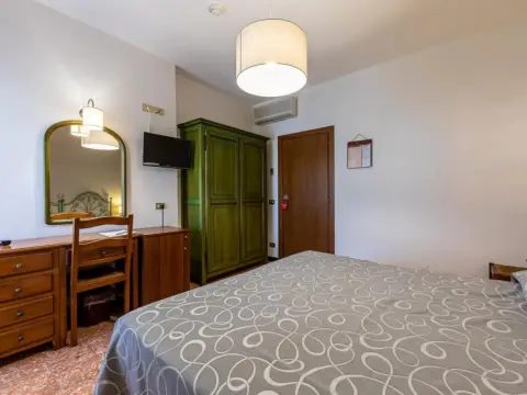 Hotel Bisesti - Photo 4