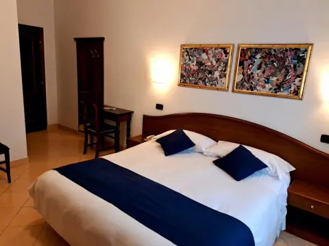 Hotel Bonazzi - Photo 3