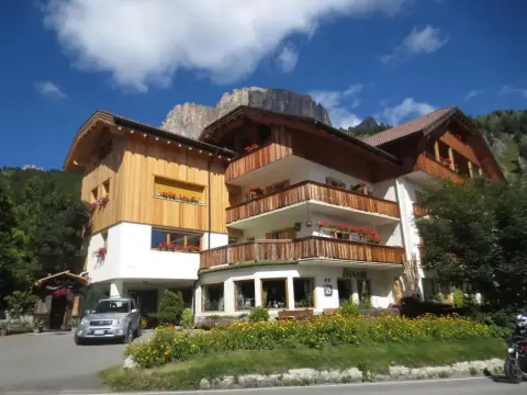 Hotel Borest - Photo 1