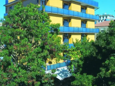 Hotel Capitol - Photo 1