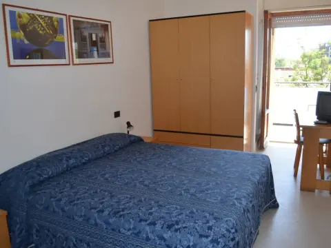 Hotel Capitol - Photo 3