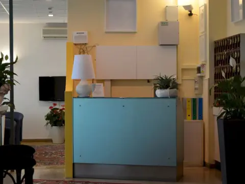Hotel Capitol - Photo 2