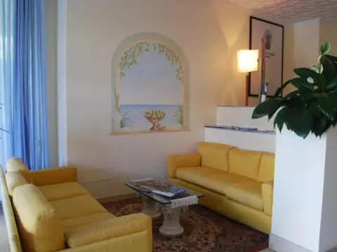 Hotel Caravelle Pesaro - Photo 2