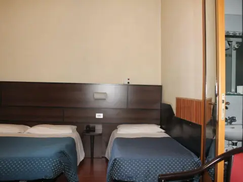 Hotel Catalani & Madrid - Photo 4