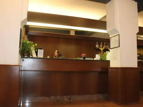 Hotel Catalani & Madrid - Photo 2