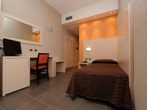 Hotel Cavour - Photo 4