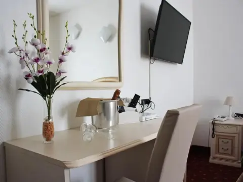 Hotel Centrale - Photo 4