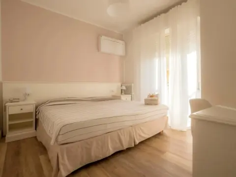 Hotel Continental - Photo 2