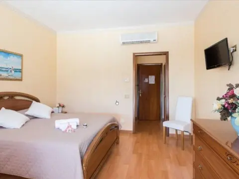 Hotel Cremona - Photo 4