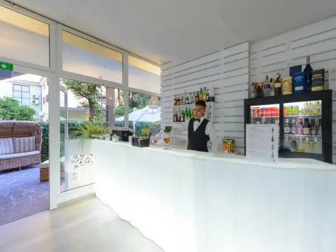 Hotel Cristallo Riccione - Photo 2