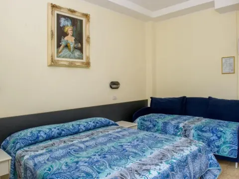 Hotel Cristina - Photo 3