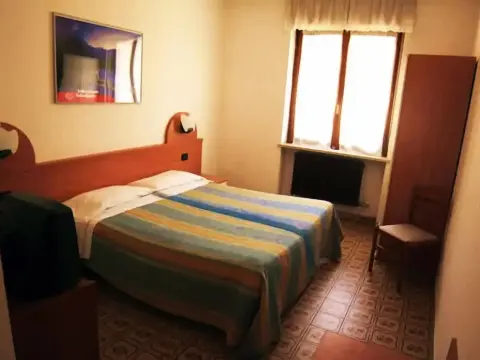 Hotel Dujany - Photo 3