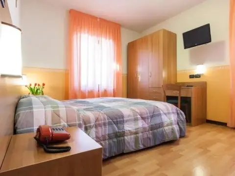 Hotel Edelweiss - Photo 3