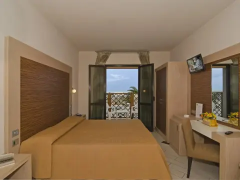 Hotel Eden - Photo 4