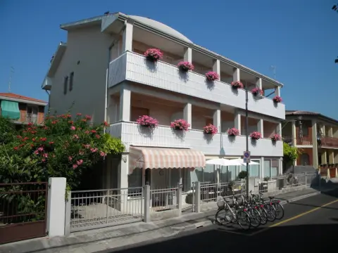 Hotel Eliani - Photo 1