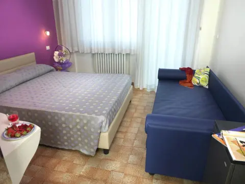Hotel Elizabeth - Photo 2